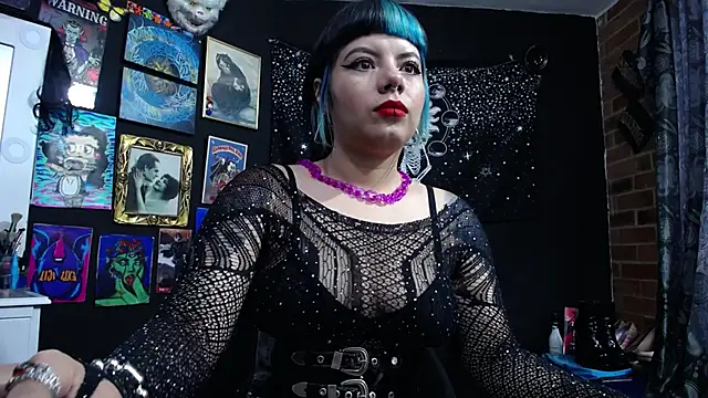 Yourmadame P online show from 11, 2, 2025