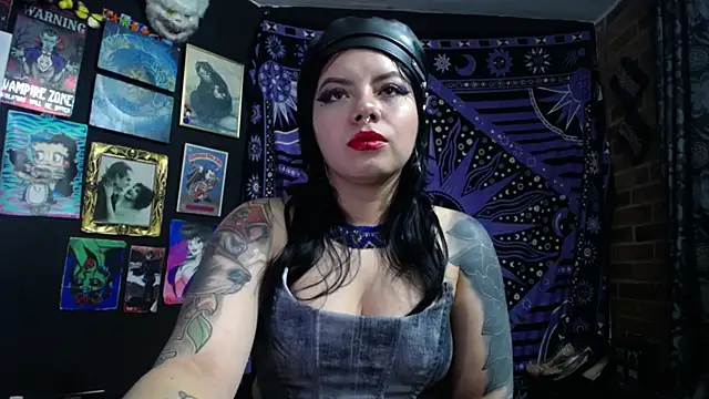 Yourmadame P online show from 19, 9, 2025