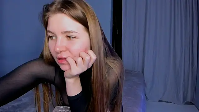 Snapshot of EllenMays chatting on 9, 3, 2025 EllenMays online show from 9, 3, 2025