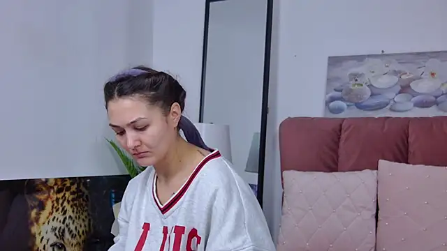 NicolLopeze online show from 26, 2, 2025