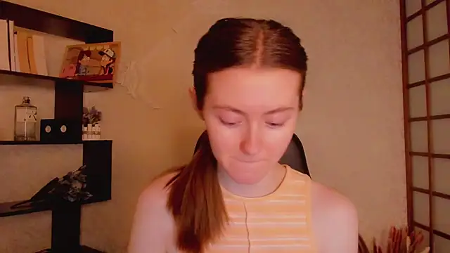 KateCuddle online show from 5, 2, 2025