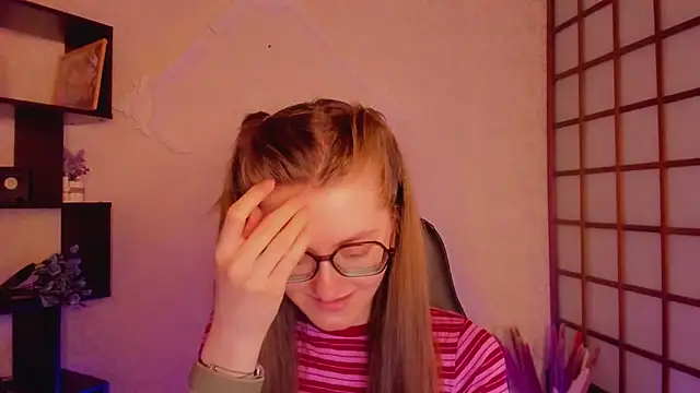 KateCuddle online show from 25, 2, 2025