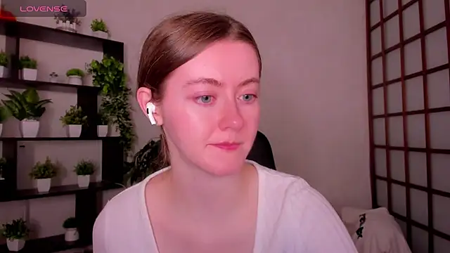 KateCuddle online show from 8, 5, 2026