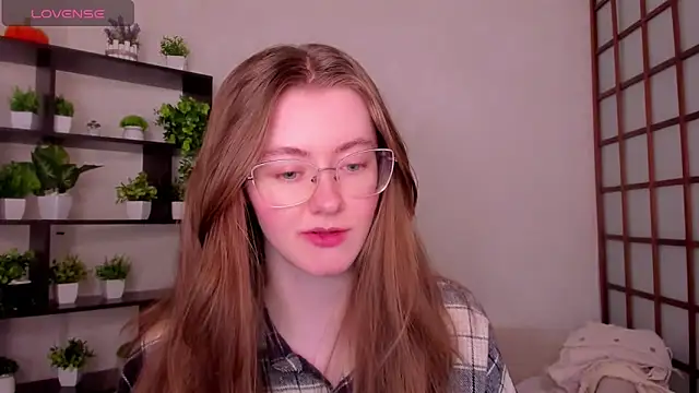KateCuddle online show from 12, 5, 2026
