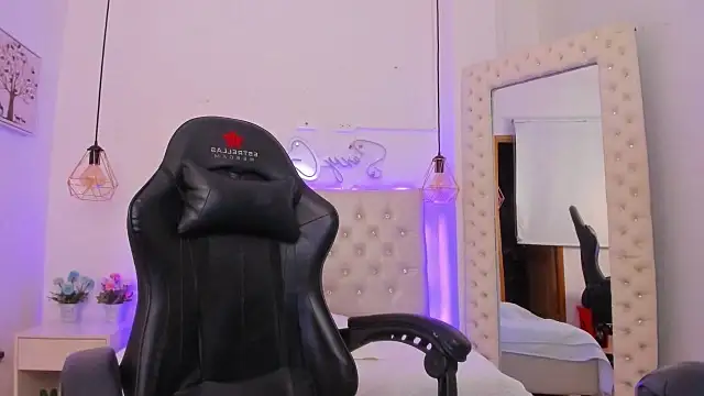 Snapshot of xiomara__cortes chatting on 26, 1, 2025 xiomara  cortes online show from 26, 1, 2025