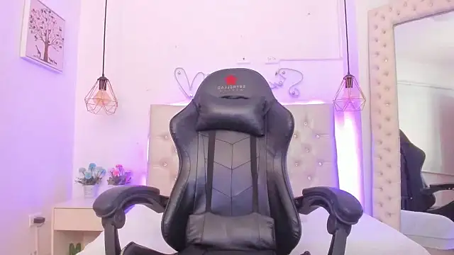 Snapshot of xiomara__cortes chatting on 28, 1, 2025 xiomara  cortes online show from 28, 1, 2025