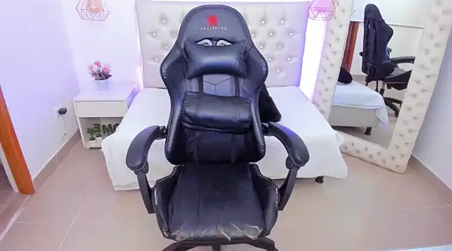 Snapshot of xiomara__cortes chatting on 17, 2, 2025 xiomara  cortes online show from 17, 2, 2025