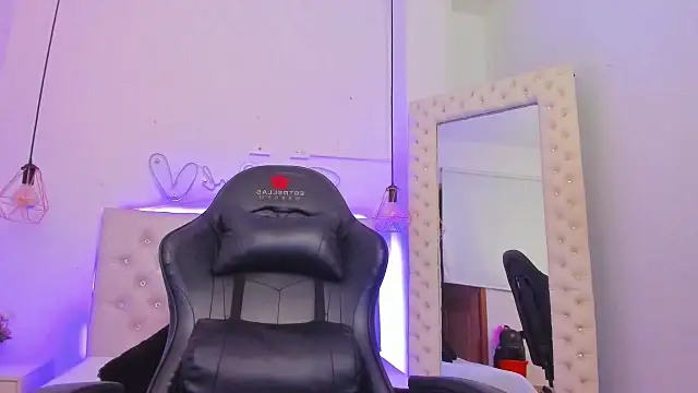 Snapshot of xiomara__cortes chatting on 20, 3, 2025 xiomara  cortes online show from 20, 3, 2025