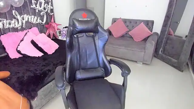 Snapshot of xiomara__cortes chatting on 23, 9, 2025 xiomara  cortes online show from 23, 9, 2025