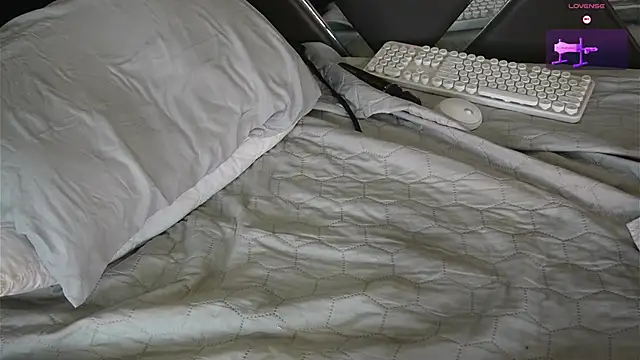 charlotte 01 online show from 13, 3, 2025