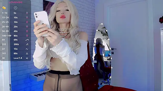 WhiteBunny online show from 23, 1, 2025