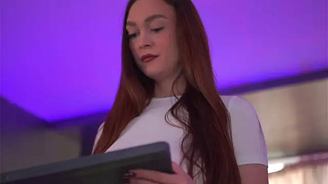 HotSkinnyX online show from 20, 9, 2025