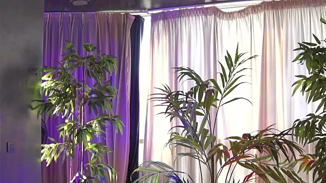 HotSkinnyX online show from 21, 9, 2025