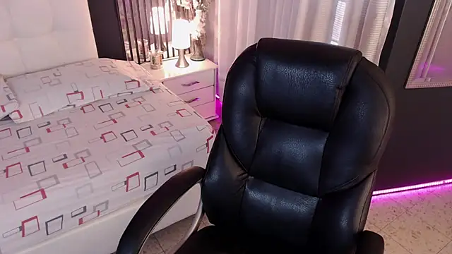 LiaVillalobos online show from 9, 1, 2026