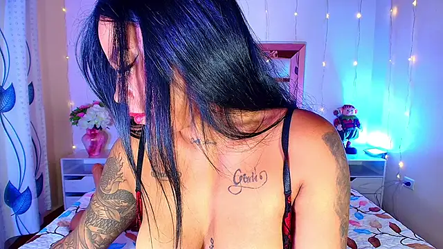 Snapshot of Julieth_Rossi chatting on 8, 1, 2025 Julieth Rossi online show from 8, 1, 2025