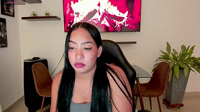 Snapshot of brunetenikole02 chatting on 15, 9, 2025 brunetenikole02 online show from 15, 9, 2025