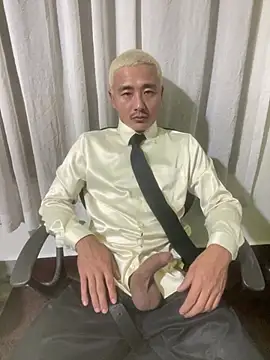 Snapshot of Satinshirt1992 chatting on 10, 3, 2026 Satinshirt1992 online show from 10, 3, 2026