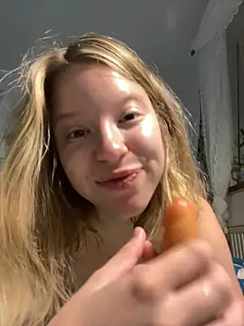 Snapshot of kimczii chatting on 7, 7, 2026 kimczii online show from 7, 7, 2026