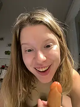Snapshot of kimczii chatting on 3, 8, 2026 kimczii online show from 3, 8, 2026