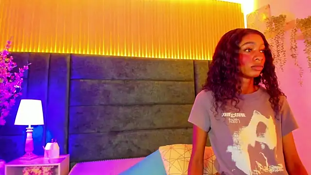 Snapshot of AntonellaaHot chatting on 20, 3, 2025 AntonellaaHot online show from 20, 3, 2025