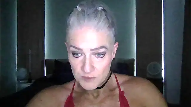 Snapshot of Devon2020 chatting on 18, 11, 2025 Devon2020 online show from 18, 11, 2025