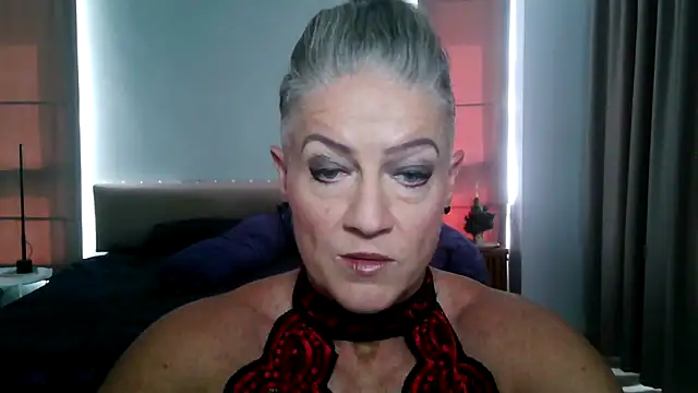 Snapshot of Devon2020 chatting on 15, 12, 2025 Devon2020 online show from 15, 12, 2025