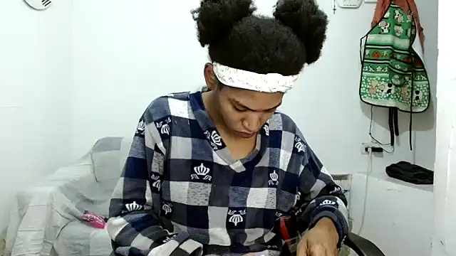 angelamarie1 online show from 5, 11, 2025