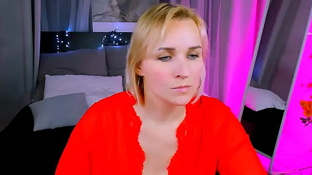 Snapshot of Karinella_x chatting on 18, 1, 2025 Karinella x online show from 18, 1, 2025