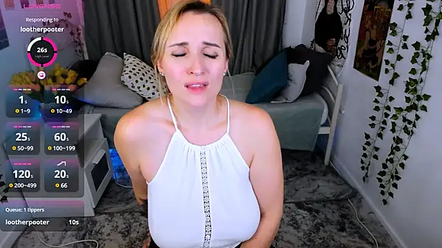 Snapshot of Karinella_x chatting on 22, 3, 2025 Karinella x online show from 22, 3, 2025