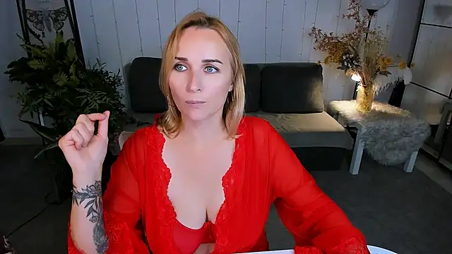 Snapshot of Karinella_x chatting on 23, 9, 2025 Karinella x online show from 23, 9, 2025