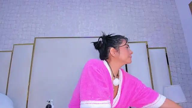 paola rodriguez online show from 13, 1, 2026