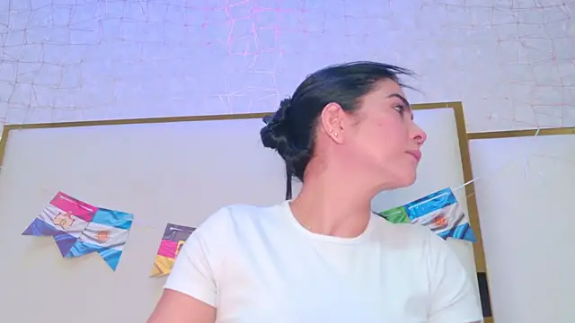 Snapshot of paola_rodriguez chatting on 30, 6, 2026 paola rodriguez online show from 30, 6, 2026