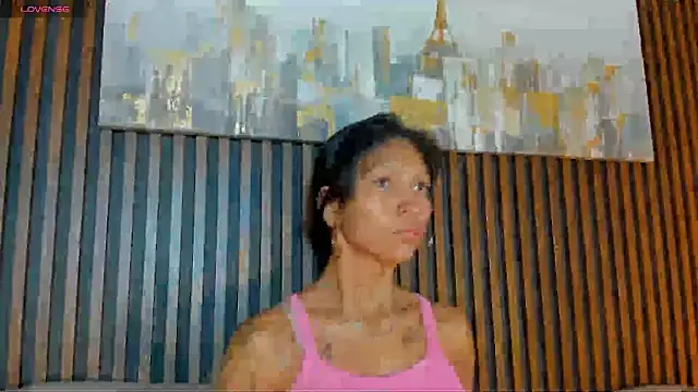 LauraAristizabal online show from 5, 2, 2026