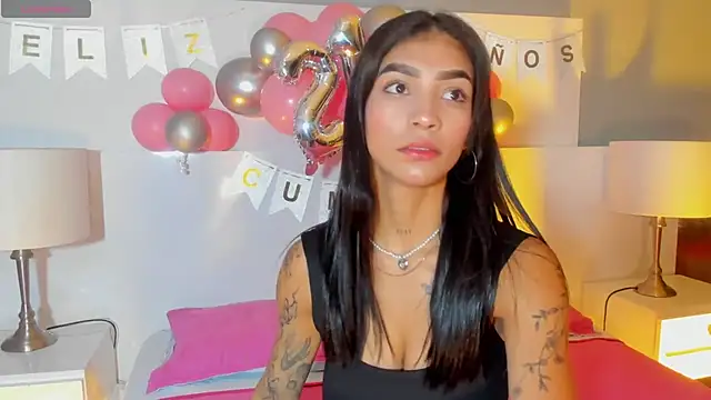 LauraAristizabal online show from 24, 6, 2026