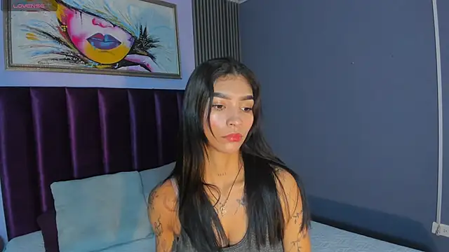 LauraAristizabal online show from 25, 6, 2026