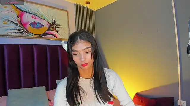 LauraAristizabal online show from 26, 6, 2026