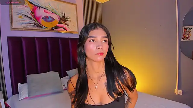 LauraAristizabal online show from 30, 6, 2026