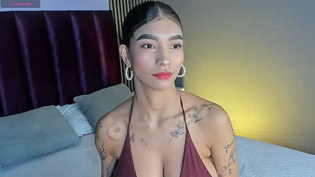 LauraAristizabal online show from 21, 7, 2026