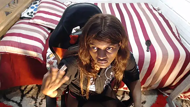 sexyjustin202 online show from 5, 12, 2025