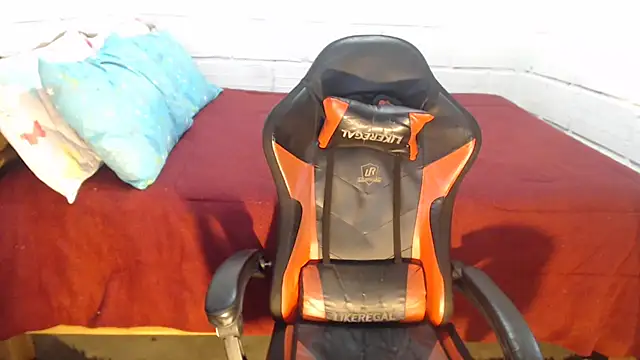 sexyjustin202 online show from 12, 7, 2026