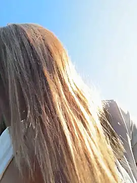 KirstieVegas online show from 28, 7, 2026