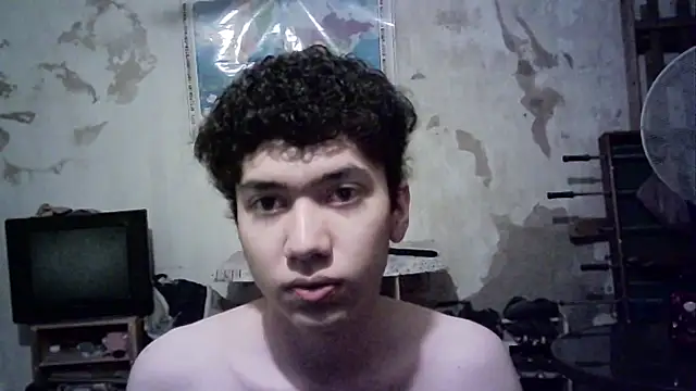 Snapshot of Emv2 chatting on 10, 10, 2025 Emv2 online show from 10, 10, 2025