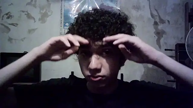 Snapshot of Emv2 chatting on 18, 12, 2025 Emv2 online show from 18, 12, 2025