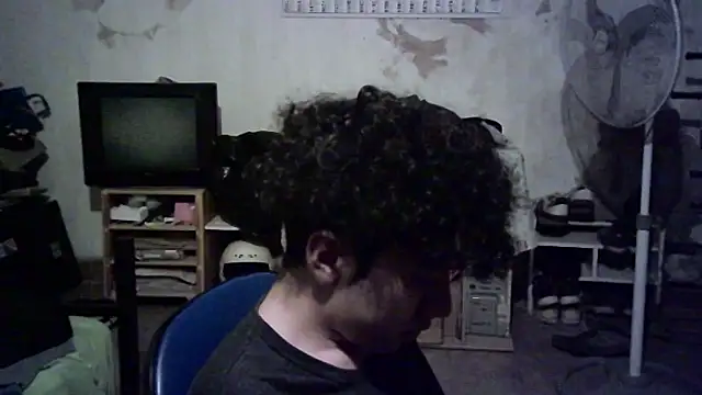 Snapshot of Emv2 chatting on 9, 2, 2026 Emv2 online show from 9, 2, 2026