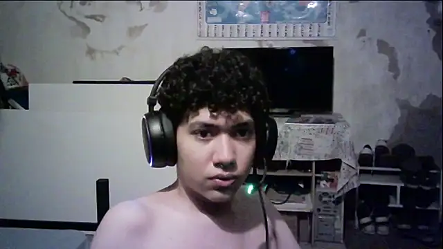 Snapshot of Emv2 chatting on 16, 2, 2026 Emv2 online show from 16, 2, 2026