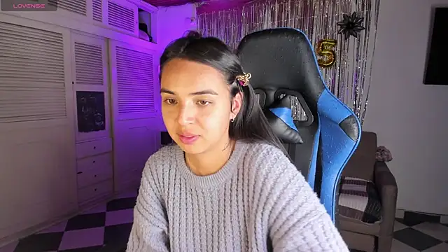 Miss Nicole online show from 1, 1, 2025