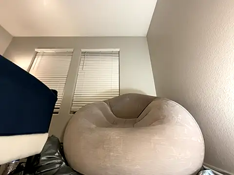 Ryan Garcia  online show from 18, 10, 2025