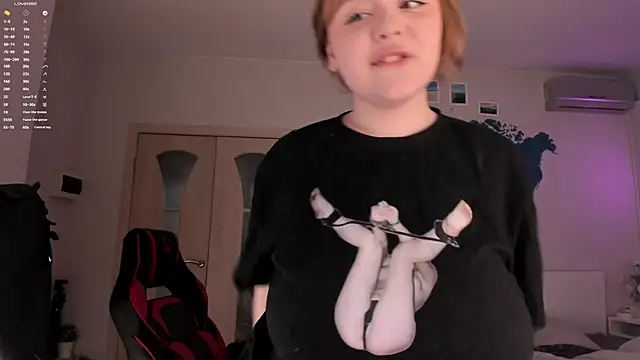 Snapshot of LisaLaas chatting on 25, 12, 2024 LisaLaas online show from 25, 12, 2024