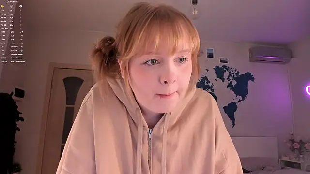 Snapshot of LisaLaas chatting on 28, 12, 2024 LisaLaas online show from 28, 12, 2024