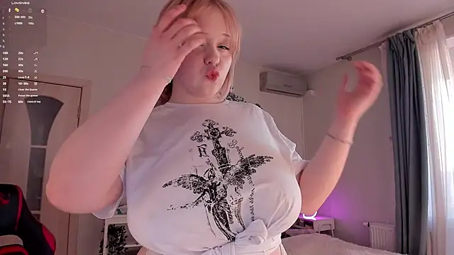 Snapshot of LisaLaas chatting on 21, 3, 2025 LisaLaas online show from 21, 3, 2025